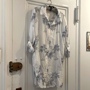 NWT Blue Island Women’s white embroidered coverup w/blue Palm trees. Size Medium